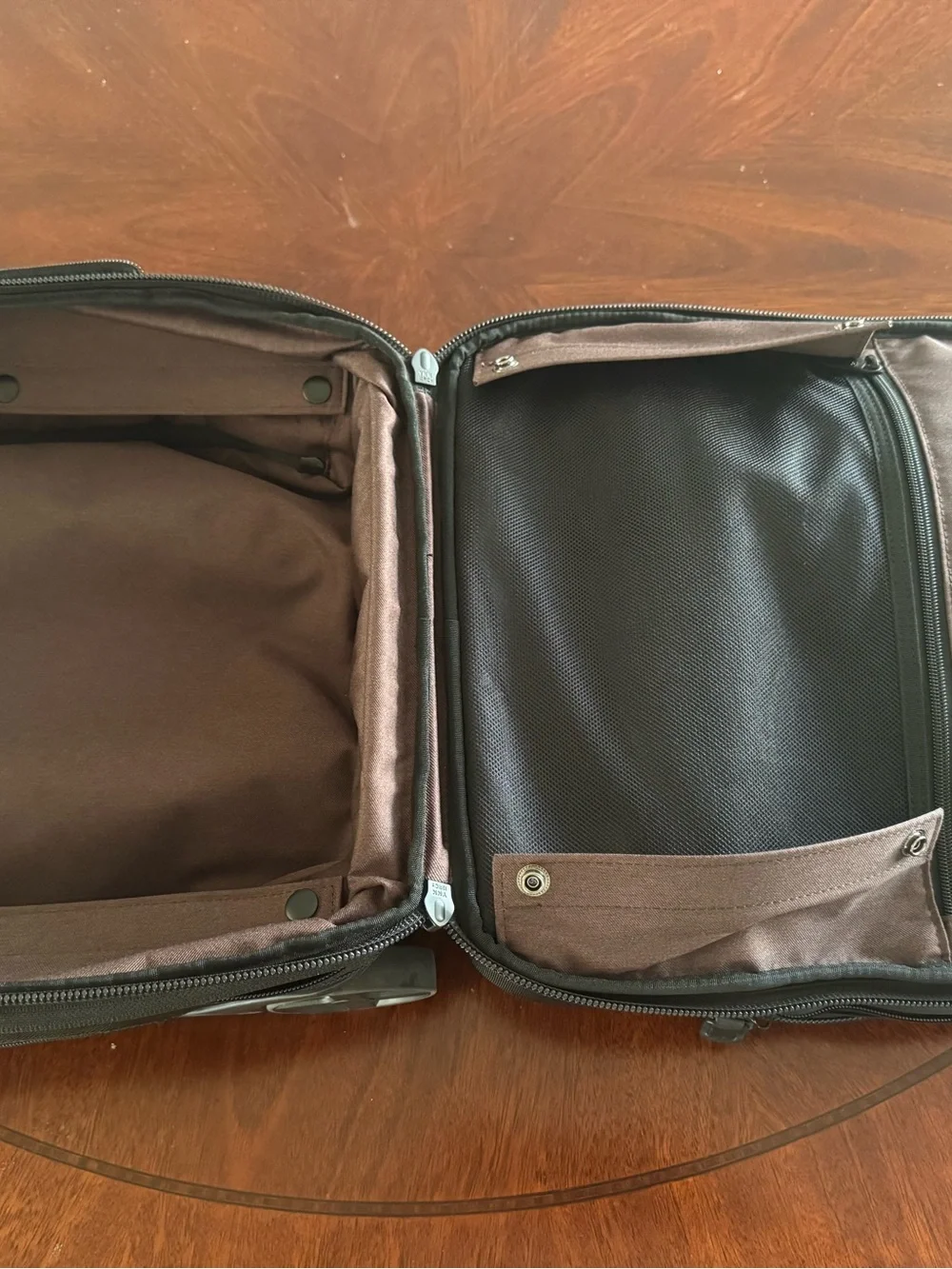 Victorinox Rolling Expandable Laptop Carry On Briefcase with Leather Accents